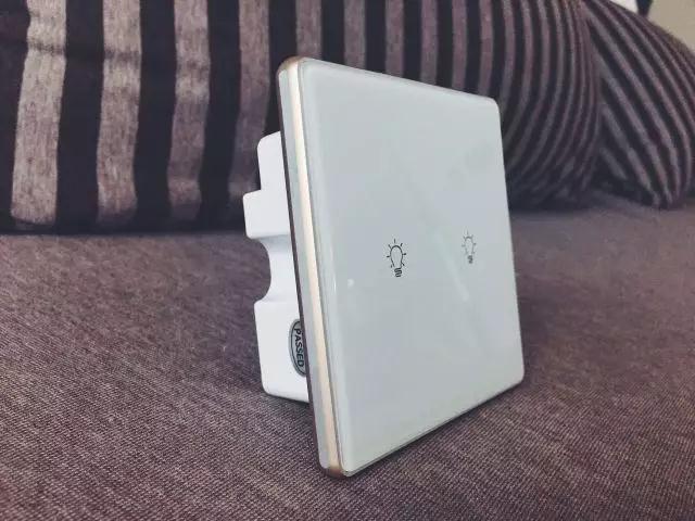 新智能触控面板：以璀璨之名，造就生活之美