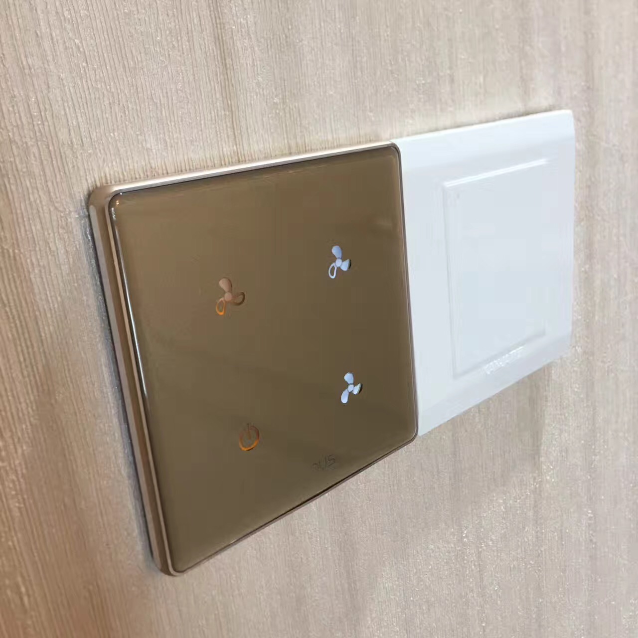 新智能触控面板：以璀璨之名，造就生活之美